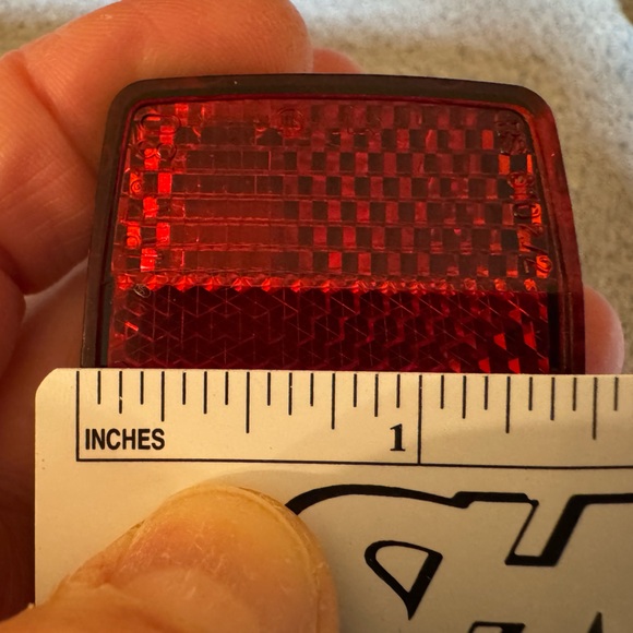 Red Bicycle Rear Reflector - Picture 3 of 5